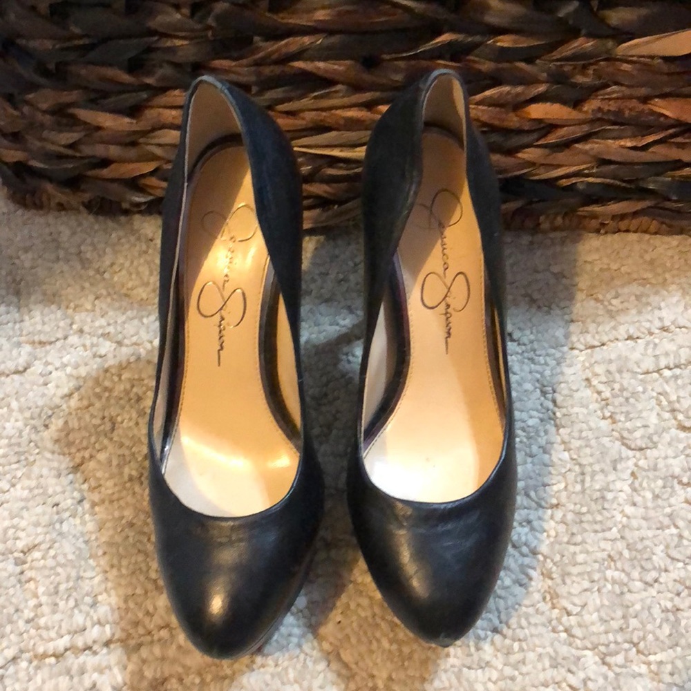 Jessica Simpson black platform pumps